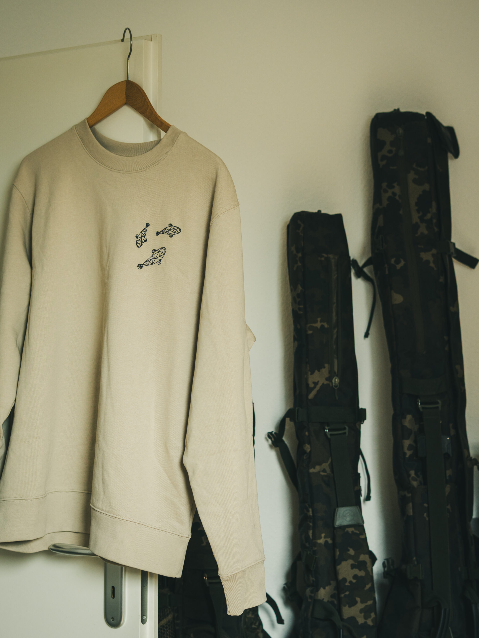 Sweater three carp